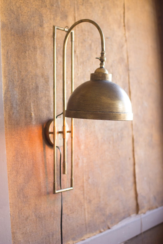 METAL WALL LIGHT WITH ANTIQUE BRASS FINISH-Fiore Verde