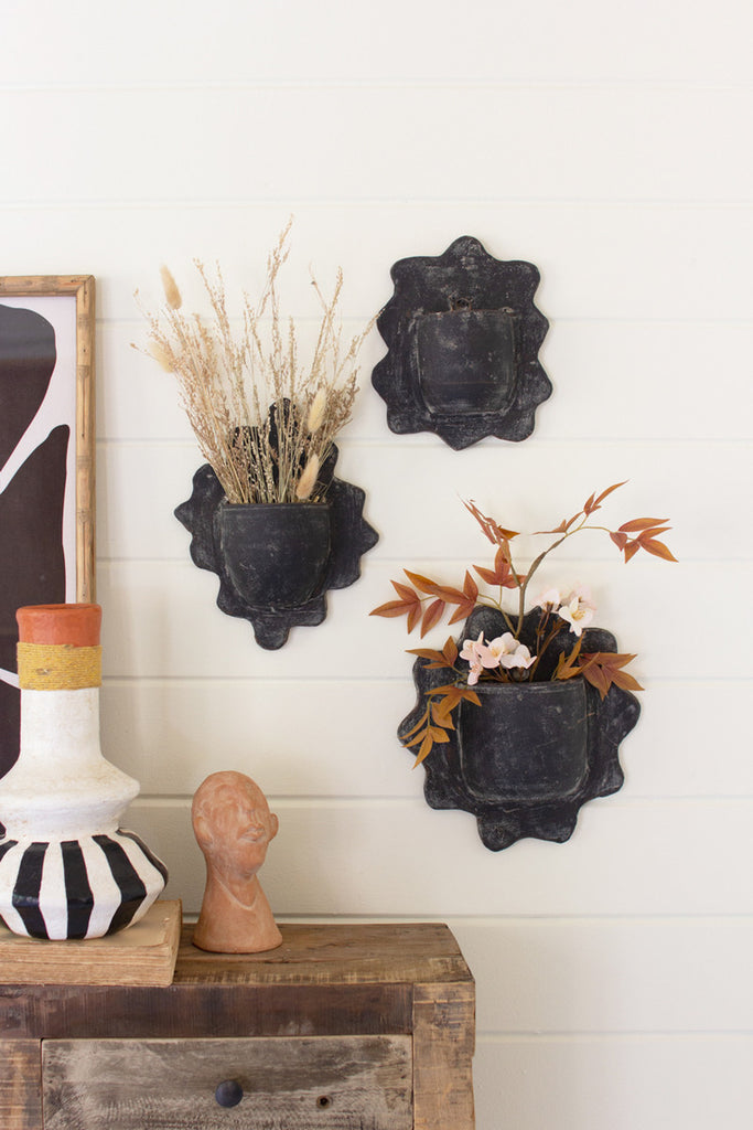 SET OF THREE BLACK WAVY CLAY WALL PLANTERS-Fiore Verde