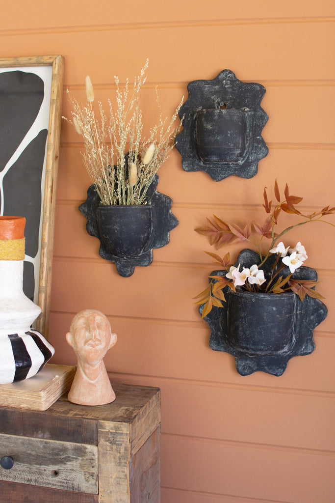 SET OF THREE BLACK WAVY CLAY WALL PLANTERS-Fiore Verde