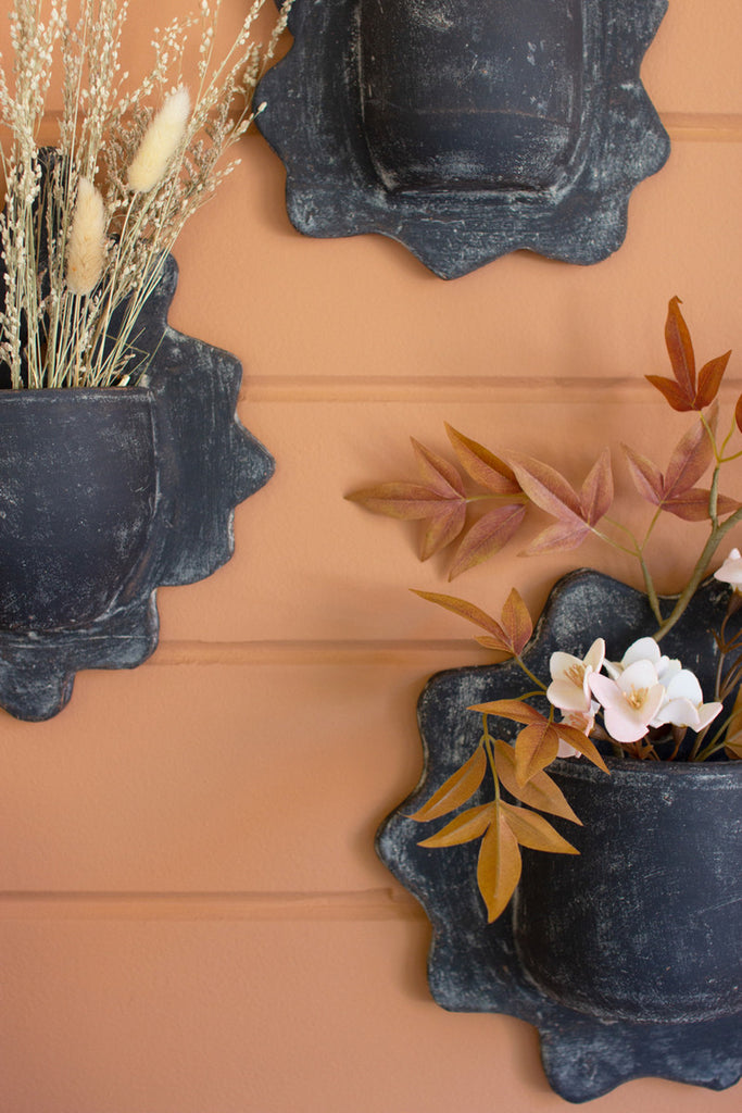 SET OF THREE BLACK WAVY CLAY WALL PLANTERS-Fiore Verde
